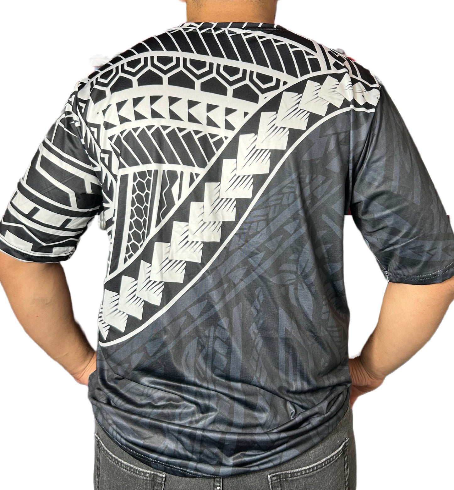 T-shirt motifs polynésiens