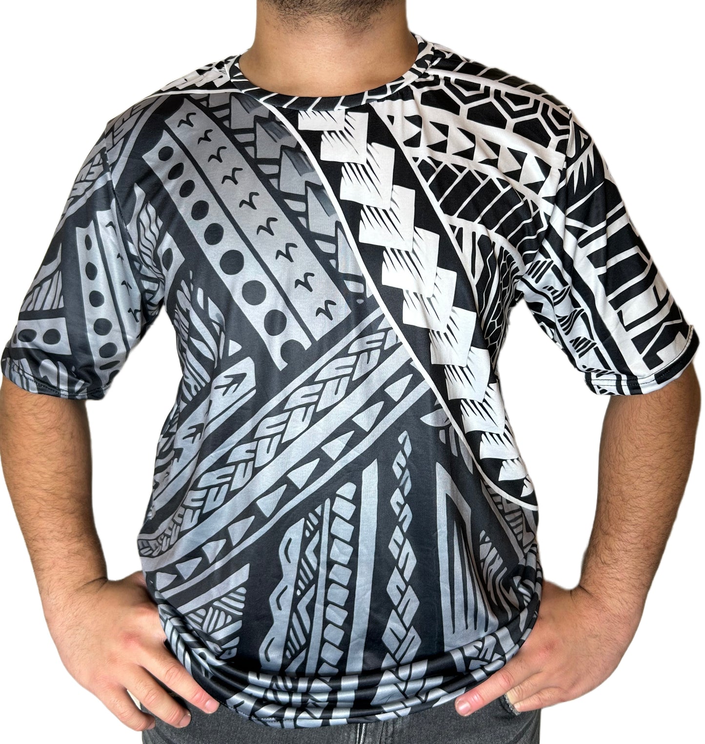 T-shirt motifs polynésiens
