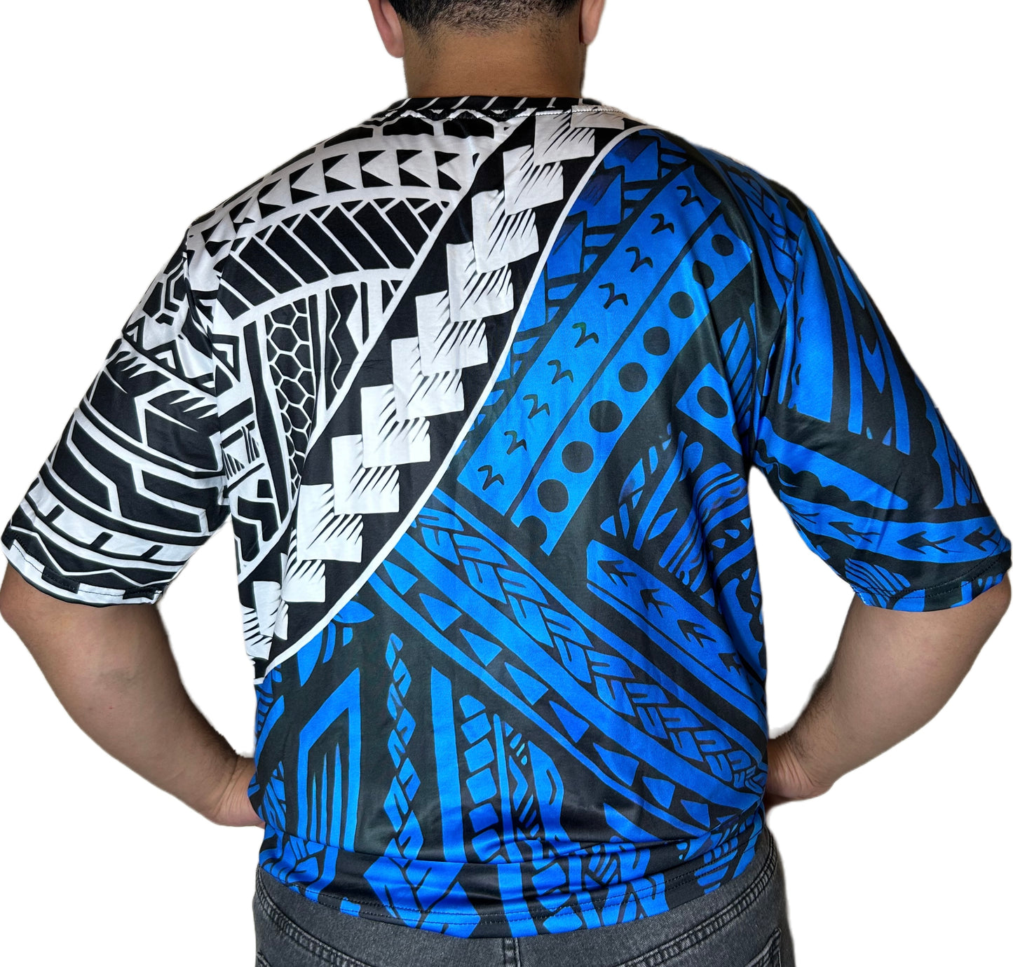 T-shirt motifs polynésiens