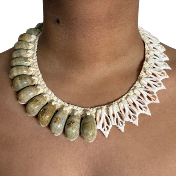 Collier coquillages de Tahiti