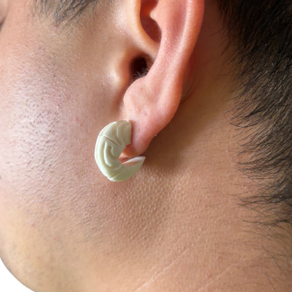 Boucles d’oreilles en os des Marquises