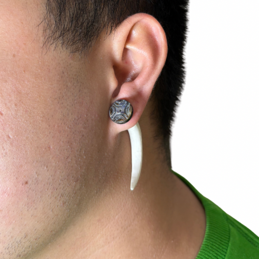 Boucles d’oreilles en os des Marquises