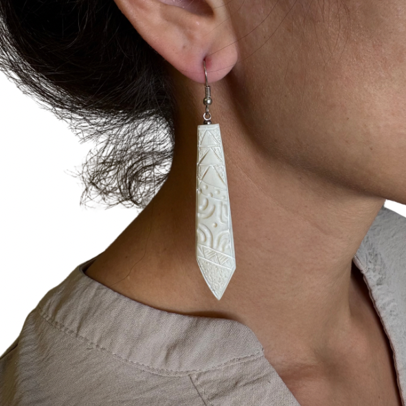 Boucles d’oreilles en os des Marquises