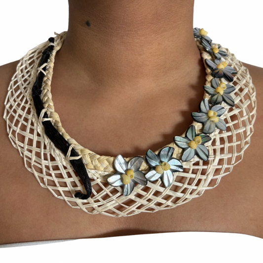 Collier artisanal – Vanille & Nacre