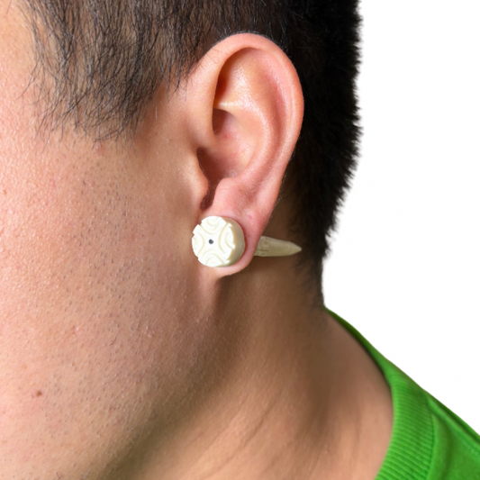 Boucles d’oreilles en os des Marquises