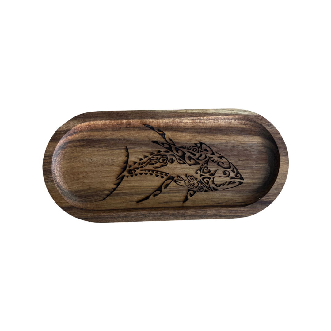Plateau gravé motifs polynésiens