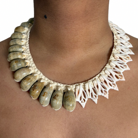 Collier coquillages de Tahiti
